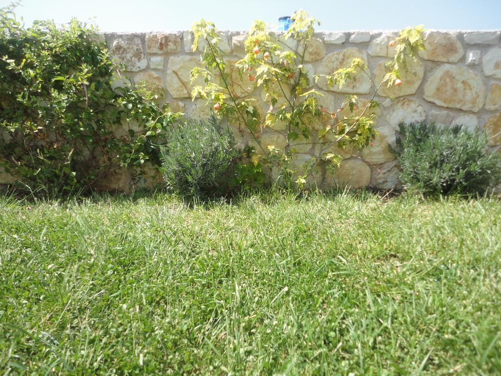 Oruci Apartments Ksamil Chambre photo