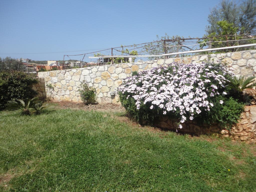 Oruci Apartments Ksamil Chambre photo