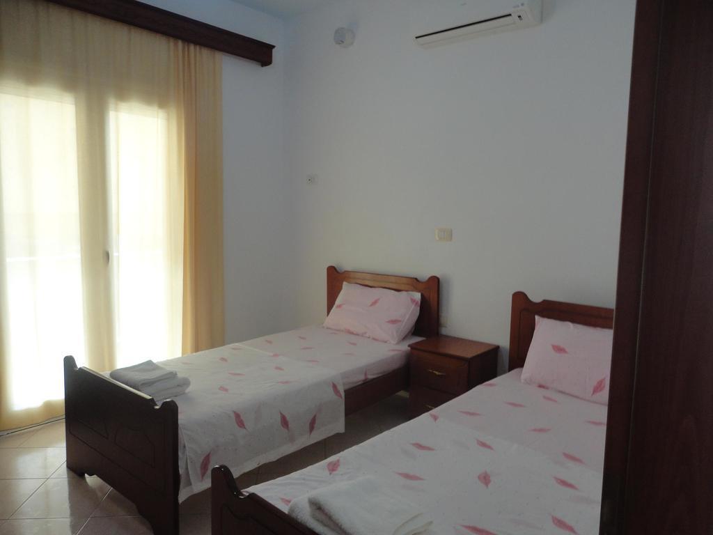 Oruci Apartments Ksamil Chambre photo
