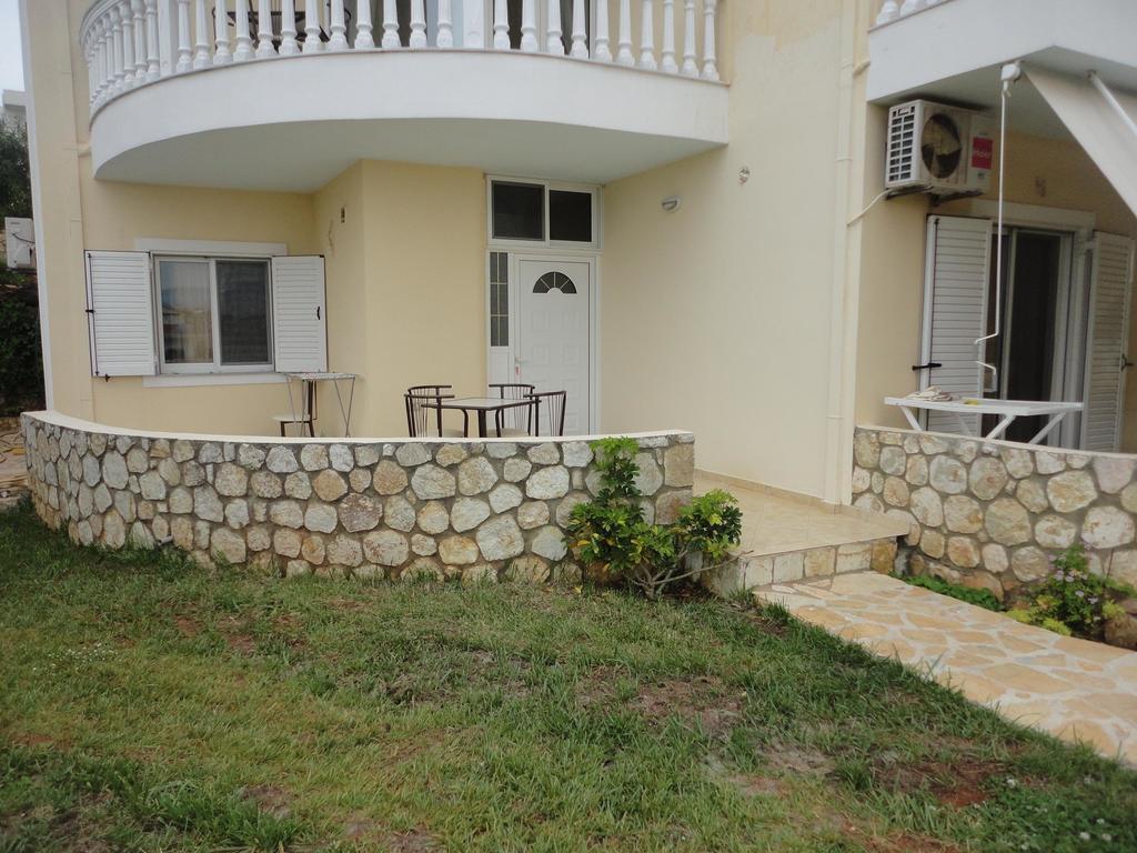 Oruci Apartments Ksamil Chambre photo